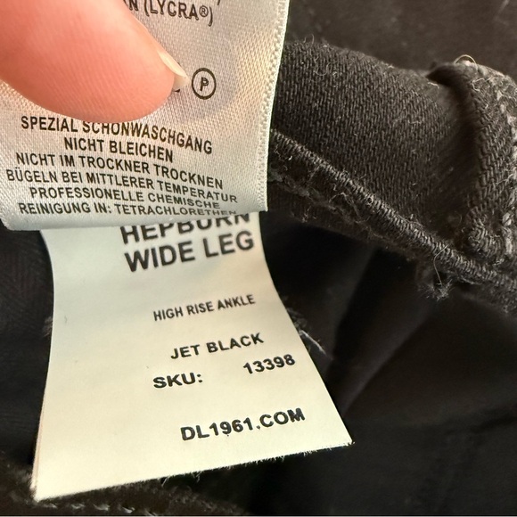 DL1961 Hepburn Wide Leg High Rise Jeans in Jet Black size 26 - Picture 6 of 7